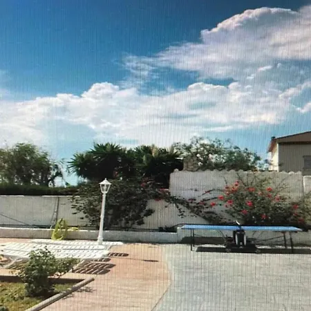 Con Piscina Privada Chalet La Riera (Catalonia)